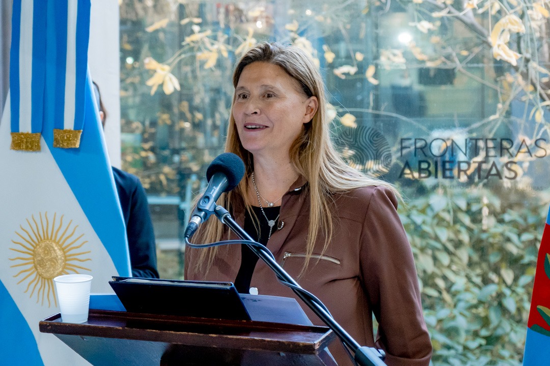 Gabriela Pedrali durante una actividad de Fronteras Abiertas